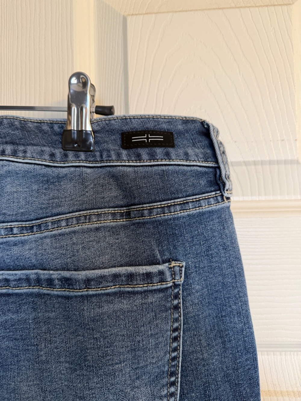 Liverpool Straight Leg Jeans in Medium Blue Wash - Picture 6 of 7